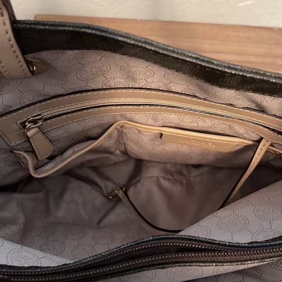 Michael Kors tote purse - Picture 4 of 8